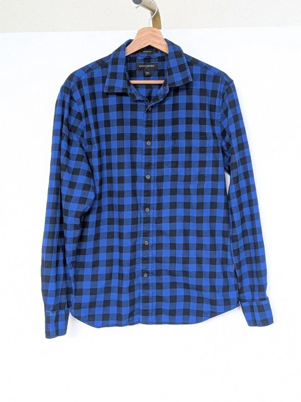 Banana Republic Men's L Blue buffalo check Plaid long-sleeve Button-up Shirt
